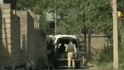 ಶ್ರೀನಗರ ಎನ್‌ಕೌಂಟರ್‌ನಲ್ಲಿ CRPF ಯೋಧರಿಗೆ ಗಾಯ, ಬೆಚ್ಚಿ ಬೀಳಿಸುವ ಗುಂಡಿನ ಚಕಮಕಿ ವಿಡಿಯೋ!