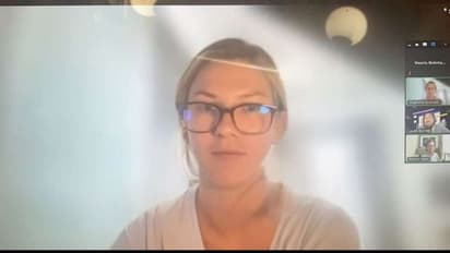 ഫര്ണീച്ചര് കമ്പനിയുടെ വീഡിയോ കോണ്ഫ്രന്സിനിടെ കസേര പൊട്ടിവീണു