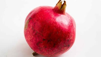 ട്വിറ്ററില് ഹിറ്റായി ഒരു മാതളം; കാരണം ഇതാണ്...