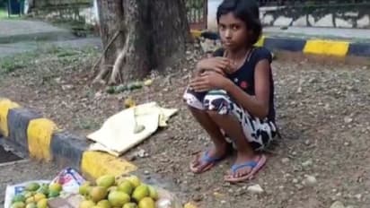 सड़क किनारे फल बेच रही बच्ची की चमकी किस्मतः 12 आम बेचकर कमाए 1.20 लाख, एक की कीमत 10 हजार
