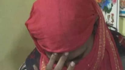 ప్రియురాలి మీద మోజు.. భార్యకు విడాకుల నోటీసులు. భర్త ఇంటిముందు యువతి మౌనపోరాటం...