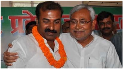 'ഉദ്യോഗസ്ഥർ അനുസരിക്കുന്നില്ല, അനുവദിച്ച കാറും വീടും പോരാ'; രാജിവച്ച് ബിഹാറിലെ മന്ത്രി