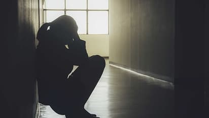 మైనర్ బాలికపై ఐదేళ్లుగా అత్యాచారం.. గర్భం రావడంతో..!