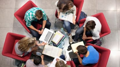 স্কুল পালাতে অভিনব ছক, কোভিড রিপোর্ট জাল করতে লেবুর ব্যবহার ব্রিটেনের পড়ুয়াদের