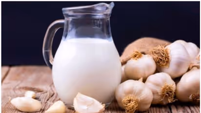 പാലിൽ വെളുത്തുള്ളി ചേർത്ത് കുടിച്ചാൽ ഗുണങ്ങളേറെ