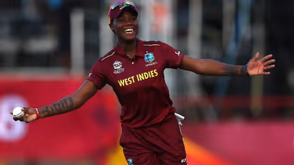 క్రికెట్ ఆడుతూ కుప్పకూలిన ఇద్దరు విండీస్ మహిళా క్రికెటర్లు... పాక్‌తో టీ20 మ్యాచ్‌లో ఘటన...