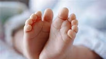 இறந்தே பிறந்த குழந்தை... அடக்கம் செய்ய சென்ற பெற்றோருக்கு காத்திருந்த இன்ப அதிர்ச்சி...!