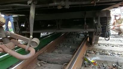 ఇరాన్లో పట్టాలు తప్పిన రైలు.. 10 మంది మృతి, 50 మందికి గాయాలు..