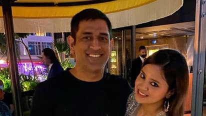 Here's what MS Dhoni gifted wife Sakshi on their 11th anniversary