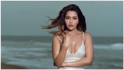 முகம் மட்டுமல்லா... உடலே மின்னுது..!! ரைசாவின் லேட்டஸ்ட் சூப்பர் ஹாட் போட்டோஸ்..!