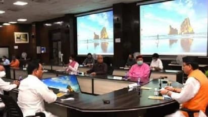 CM बनते ही एक्शन में पुष्कर धामी, पहली कैबिनेट में लिए कई अहम फैसले..युवाओं को दिया सबसे बड़ा तोहफा