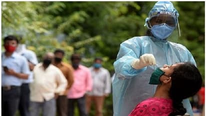 കൊവിഡ് മൂന്നാം തരംഗം രാജ്യത്ത് അടുത്ത മാസം സംഭവിച്ചേക്കാമെന്ന് എസ്ബിഐ റിപ്പോര്‍ട്ട്