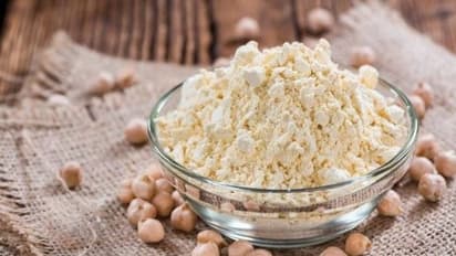 Besan Face Packs : മുഖസൗന്ദര്യത്തിന് കടലമാവ് കൊണ്ടുള്ള ഫേസ് പാക്കുകൾ 