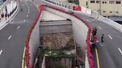 വീടൊഴിയാൻ തയ്യാറായില്ല, ഹൈവേയുടെ ഒത്ത നടുക്കൊരു വീട്ടിൽ താമസിക്കുന്ന സ്ത്രീ