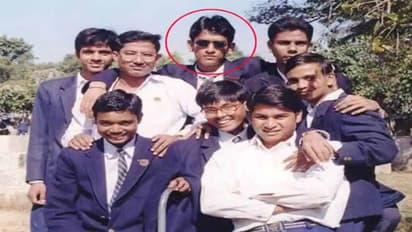 लंबे बालों से लेकर लंबी-तनी मुंछों तक, साल दर साल MS Dhoni ने ऐसे बदला अपना लुक