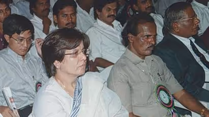 முன்னாள் மத்திய அமைச்சர் ரங்கராஜன் குமாரமங்கலத்தின் மனைவி டெல்லியில் படுகொலை.. உச்சகட்ட அதிர்ச்சி.