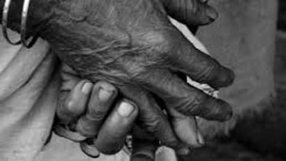 80 வயது தாயை நடுரோட்டில் பறிதவிக்க விட்ட கொடூர மகன்.. காவல் ஆணையர் அலுவலகத்தில் கதறிய மூதாட்டி.