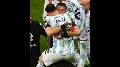 മാർട്ടിനെസ് പ്രതിഭയല്ല, പ്രതിഭാസമെന്ന് മെസ്സി