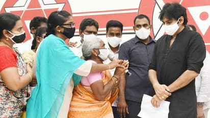 పవన్ తో గోడు వెల్లబోసుకుంటున్న నిరుద్యోగులు, నిర్వాసితులు... భరోసా ఇచ్చిన జనసేనాని (ఫోటోలు)