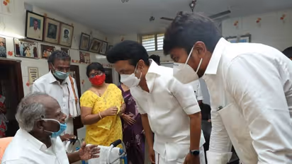 சூப்பர் போட்டோ..! காமராஜருக்கு பிறகு ஒரு அரிய காட்சி.