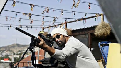 'பாகுபலி' பட பாணியில் ரிலீஸ் செய்யப்படும் விக்ரமின் துருவ நட்சத்திரம்..!