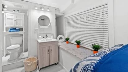 കിടപ്പുമുറിയും കുളിമുറിയും ഒന്ന്, വിചിത്രമായ അപാർട്മെന്റ്, വാടക 41,000 രൂപ