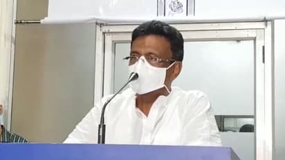 আগামীকাল থেকেই শহরের ১৬ টি স্কুলে ভ্যাকসিনেশন চালু হবে, বার্তা ফিরহাদের