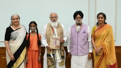 मोदी को भेंट की गई ‘गुरु गोविंद सिंह जी की रामायण’, गुरुवाणी के शबद से मंत्रमुग्ध हुए पीएम