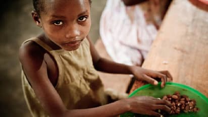 গত বছরের তুলনায় ছয়গুণ বেড়েছে খাবারের অভাব, ২০২২ সালে আসতে পারে দুর্ভিক্ষ : রিপোর্ট