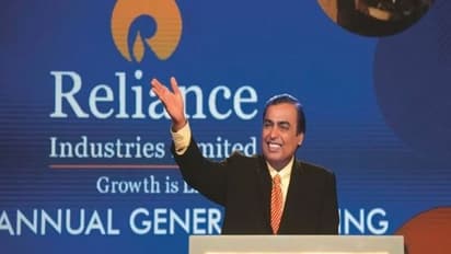 নিজের পার্সে কত টাকা রাখেন মুকেশ অম্বানি, জানলে চোখ কপালে উঠবে