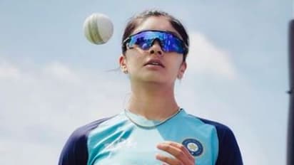 ശ്രീലങ്കന് സൂപ്പര് താരത്തെ ആര്ക്കും വേണ്ട! ഹര്ലീന് ഗുജറാത്തില്; താരലേലത്തല് ഡല്ഹിക്കും ഇനിയും കോടികള്