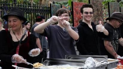 മനുഷ്യരുടെയോ മൃഗങ്ങളുടെയോ രക്തം കുടിക്കുന്ന മനുഷ്യർ ശരിക്കുമുണ്ടോ? 'വാമ്പയർ'മാരുടെ കഥ!