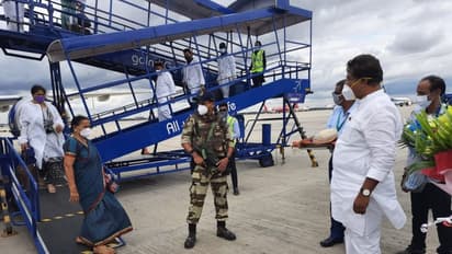 ಕನ್ನಡ ನಾಡಿಗೆ ಬಂದಿಳಿದ ನೂತನ ರಾಜ್ಯಪಾಲ, ಗ್ರ್ಯಾಂಡ್ ವೆಲ್‌ಕಮ್