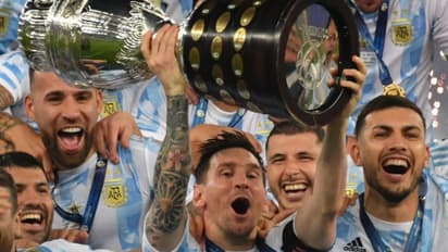 കോപ്പയുമായി ഡ്രസിംഗ് റൂമില് മെസിയുടെ വിജയനൃത്തം; വൈറലായി വീഡിയോ