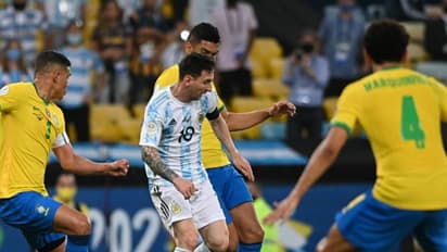 কোপা চ্যাম্পিয়ন হওয়ার পর শিশু সুলভ উচ্ছ্বাস, ছবিতে দেখুন মেসির স্বপ্নপূরণের প্রতিটি মুহূর্ত