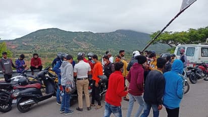 ವೀಕೆಂಡ್ ಹಿನ್ನೆಲೆ : ನಂದಿ ಬೆಟ್ಟಕ್ಕೆ ಪ್ರವಾಸಿಗರ ದಂಡು