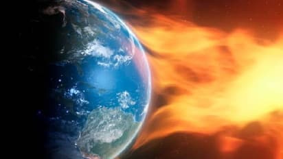 সূর্য থেকে ছুটে আসছে আগুনের ঝড়, গোটা পৃথিবী জুড়ে হতে পারে বিদ্যুৎ বিপর্যয়