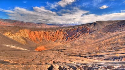 মৃত্যু উপত্যকা-যেখানে নাম মাত্র বৃষ্টি হয় সেখানেই এবার বন্যা, কাদা জলের স্রোতে বিপদ বাড়ছে 
