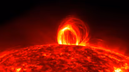 সূর্যের গা থেকে ছিটকে বেরোচ্ছে আগুনের গোলা, ভয়ঙ্কর সুন্দর ভিডিও প্রকাশ করল নাসা