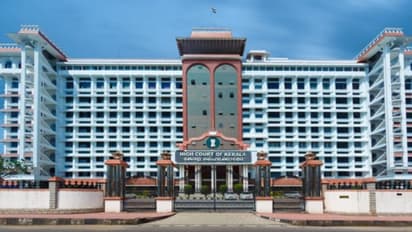 പ്രണയം എതിര്‍ത്തു, വൈരാഗ്യം; കോഴിക്കോട്ട് പിതാവിനെതിരെ പെൺകുട്ടിയുടെ പോക്സോ പരാതി, കേസിൽ ഹൈക്കോടതിയിൽ നീതി