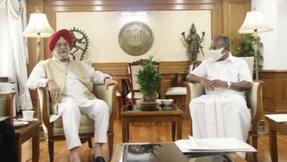 കൊച്ചി മെട്രോ വികസനം: മുഖ്യമന്ത്രി കേന്ദ്രമന്ത്രിയെ കണ്ടു; ആവശ്യം പരിഗണിക്കുമെന്ന് ഹർദീപ് സിങ് പുരി