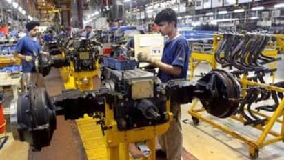 జనవరి నెలలో పెరిగిన దేశ పారిశ్రామిక ఉత్పత్తి, 5.2 శాతంగా నమోదు... తయారీ, మైనింగ్ రంగాల్లో పెరిగిన ఉత్పత్తి