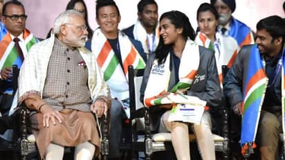 ടോക്കിയോയിൽ നിന്ന് തിരിച്ചെത്തിയാലുടൻ ഒരുമിച്ചിരുന്ന് ഐസ്ക്രീം കഴിക്കാമെന്ന് സിന്ധുവിനോട് പ്രധാനമന്ത്രി