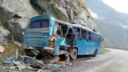 বিস্ফোরণে কেঁপে উঠল পাকিস্তান, ৬ চিনা ইঞ্জিনিয়ারসহ নিহত ১০