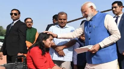 काशी की बेटी की आधी बॉडी है सुन्न, न चल सकती न उठ सकती..PM मोदी पूरा करने जा रहे 2 साल पहले किया वादा