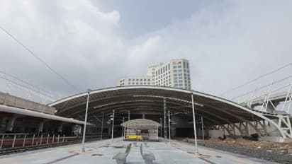 রেলস্টেশনের উপরই পাঁচতারা হোটেল - স্বপ্ন সফল প্রধানমন্ত্রীর, দেখুন ছবিতে ছবিতে