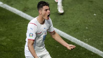 പാട്രിക്ക് ഷിക്കിന്റെ ലോംഗ് റേഞ്ചർ, യൂറോയിലെ ഏറ്റവും മികച്ച ഗോൾ