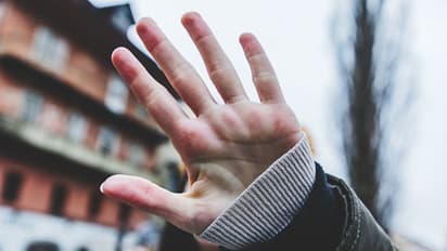 ‘నీ భార్యను నా దగ్గరికి పంపు.. లేకపోతే చంపేస్తా’ భర్తకు ఫోన్... కోరిక తీర్చాలంటూ వివాహితకు కామాంధుడి వేధింపులు