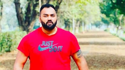 ভেঙেছে হাত-হারিয়েছেন বাবাকে, তবুও রেকর্ড গড়ে টোকিও অলিম্পিক্সে স্বপ্ন দেখাচ্ছেন তাজিন্দর