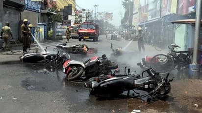 Setback for Mamata, Calcutta HC orders CBI probe into post-poll violence